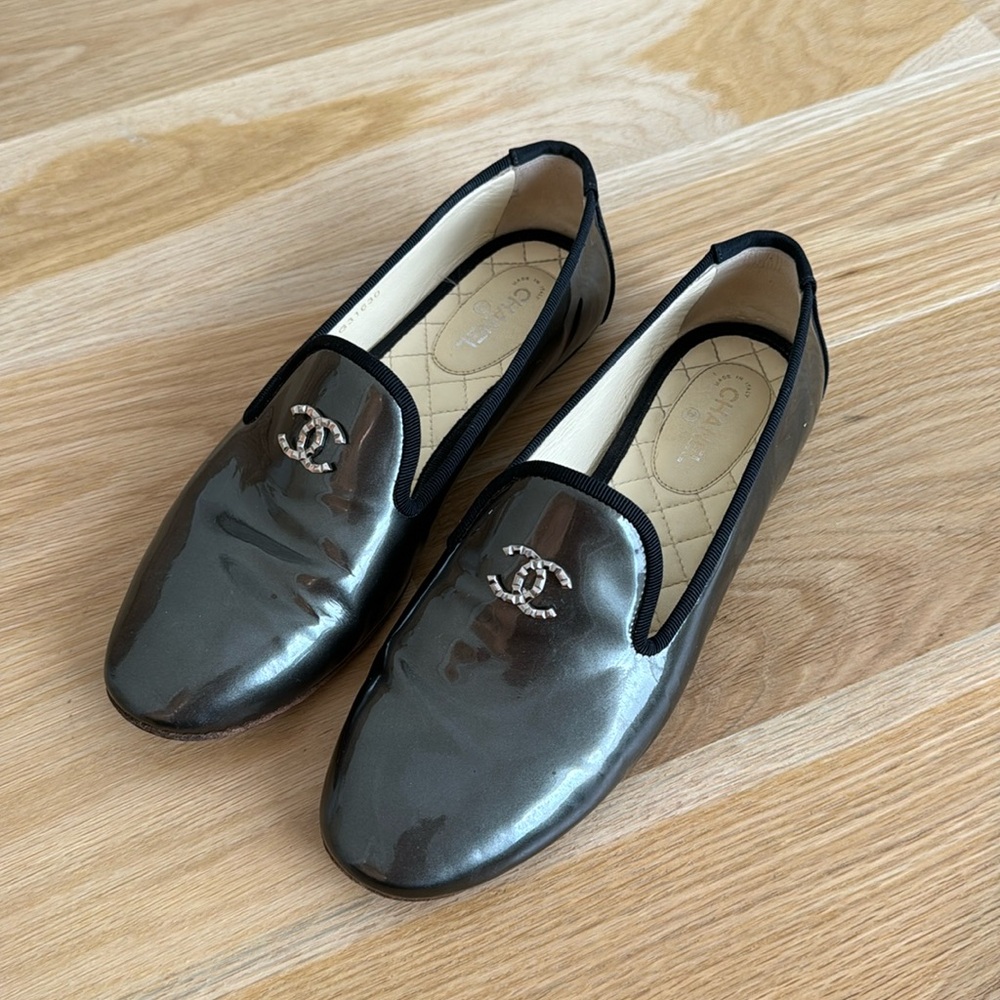 Chanel flats, metallic grey, size 38.5